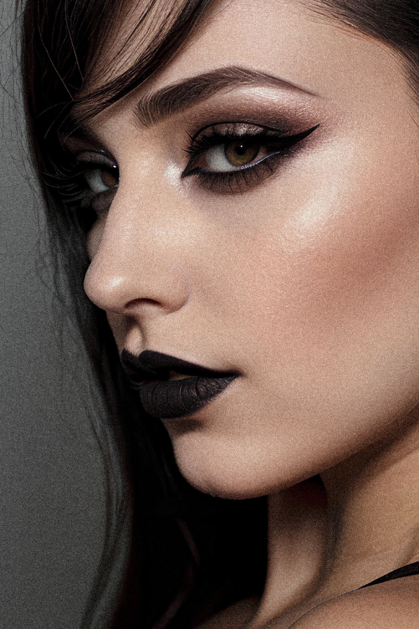 Crimson Lip Contour & Glass Skin Close-Up